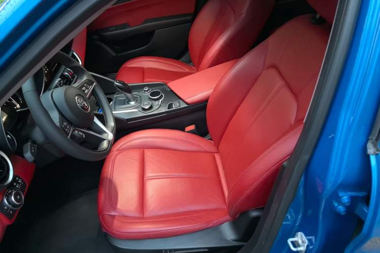 Used Alfa Romeo Giulia 2017 2.0T 200HP Luxury Edition