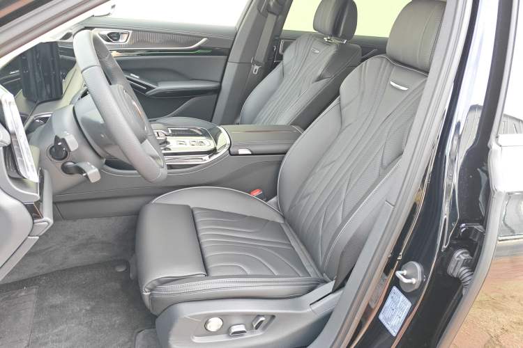 Used Hongqi H9 2025 2.0T Two-Wheel Drive Flagship Luxury Business Edition 5 Seats
