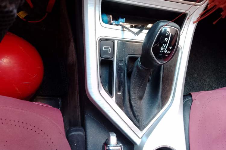 Used Geely Auto Vision 2019 Upgraded Model 1.5L CVT Luxury Version China VI Standard
