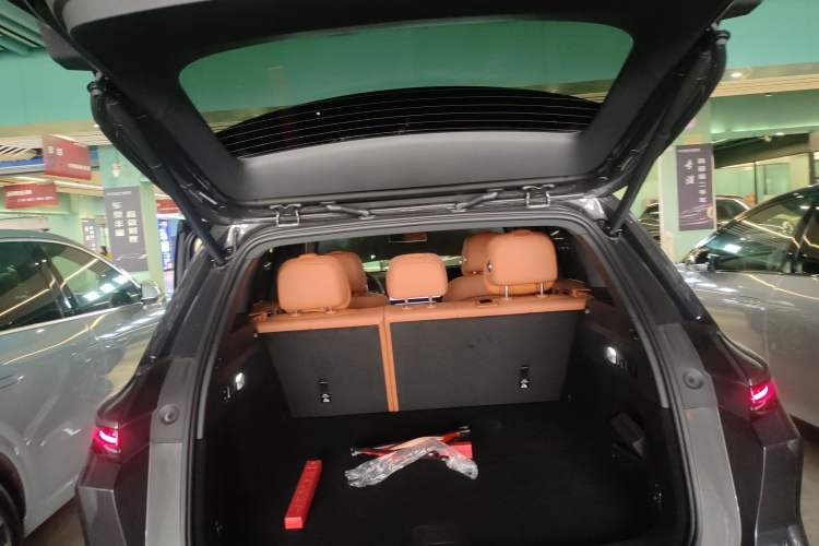 Used Li Auto L6 2025 Max Smart Refresh Edition
