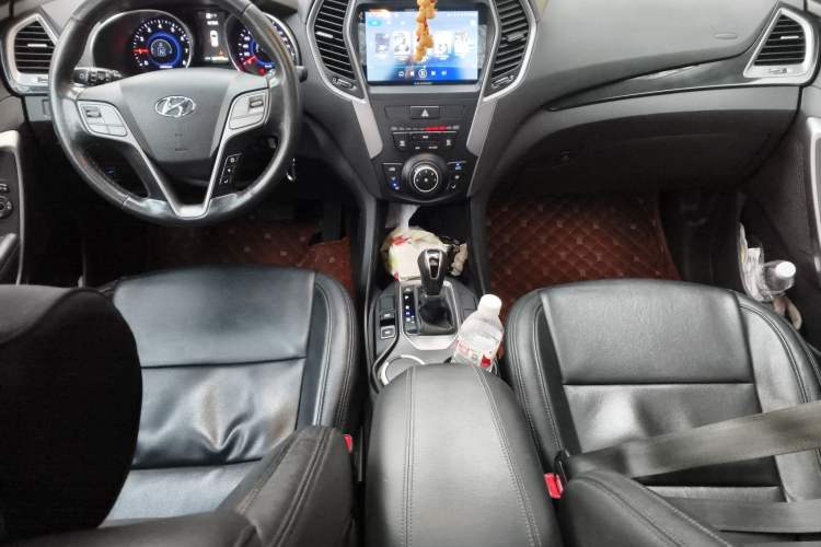 Used Hyundai Santa Fe 2013 2.4L Automatic 4x4 Comfort Edition Center Console