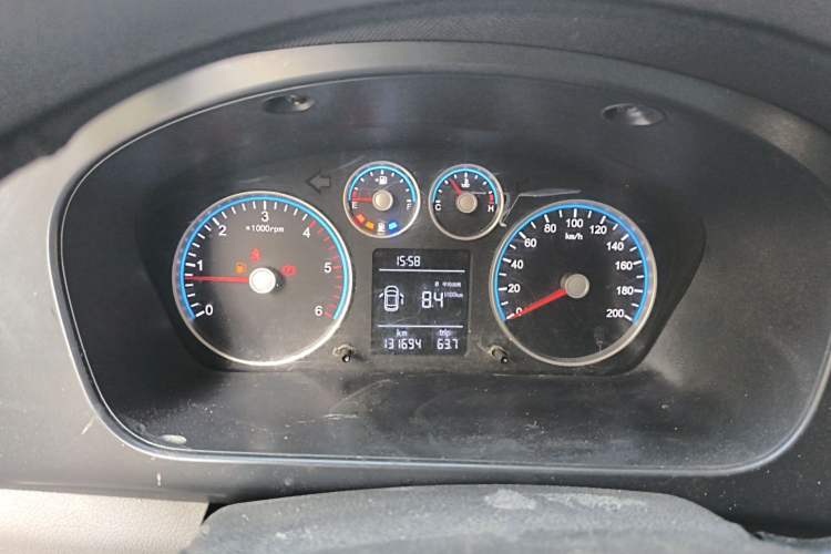 Used Foton Toano 2023 2.8T Manual Jixiang Van Extended Wheelbase Ultra-High Roof with Rear Dual Tires 3-Seater