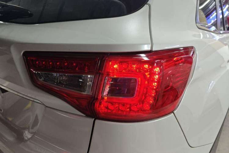 Used CHANGAN CS75 2014 2.0L Manual Luxury Version China IV Standard