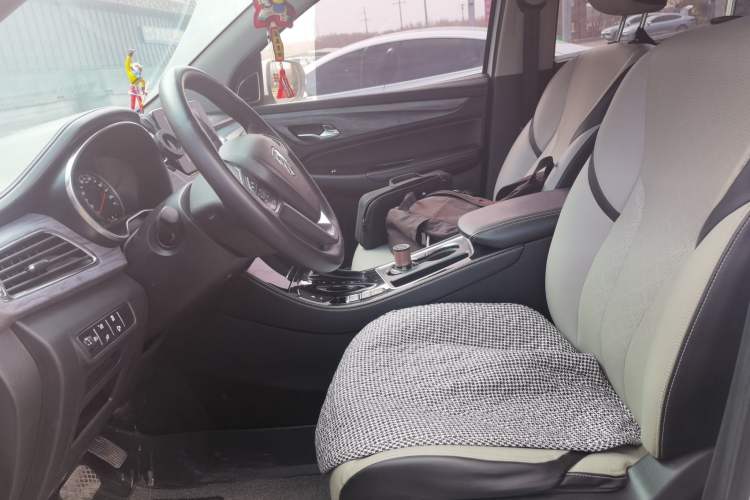 Used Baojun 730 2017 1.5T DCT Flagship Model 7 Seats China V Emission Standard Left Front Seat