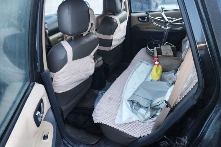 Used Huatai Santa Fe Classic 2012 2.0L Gasoline Manual Two-Wheel Drive with Sunroof
