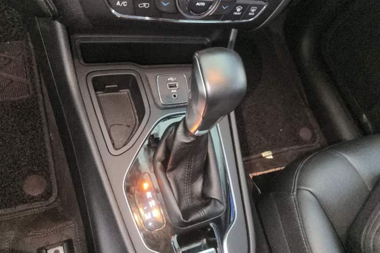 Used Jeep Cherokee 2020 2.0T Two-Wheel Drive Leading Edition