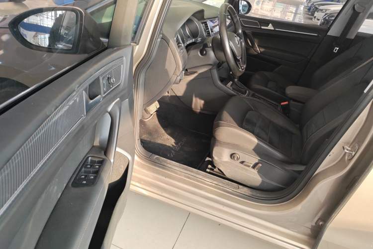 Used Volkswagen Golf Sportsvan 2018 230TSI Automatic Luxury Model