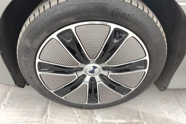 Used Denza Z9GT 2024 1100 Four-Wheel Drive Max Edition Left Front Wheel Hub