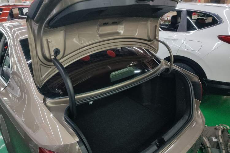 Used Volkswagen Sagitar 2016 230TSI 25th Anniversary Edition
