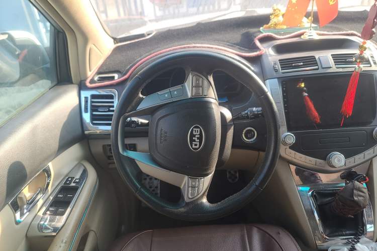Used BYD S6 2011 2.0L Manual Luxury Edition
