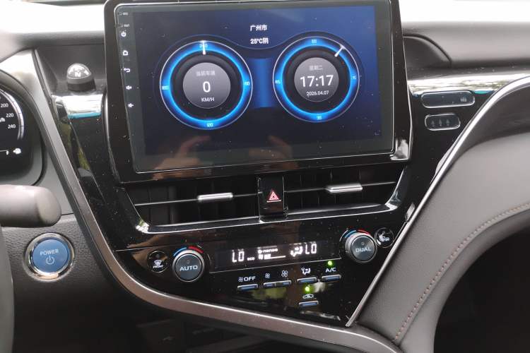 Used Toyota Camry 2021 Dual-Motor 2.5HG Luxury Edition Audio And AC Panel