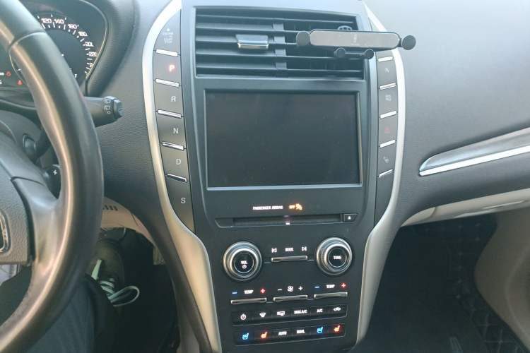 Used Lincoln MKC 2017 2.0T Two-Wheel-Drive Luxury Edition
