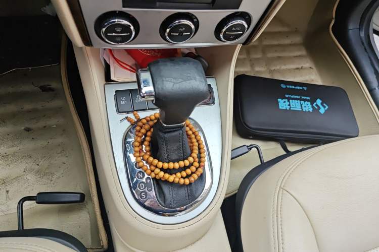 Used Volkswagen Lavida 2011 1.6L Automatic Pinxuan Edition Gear Lever