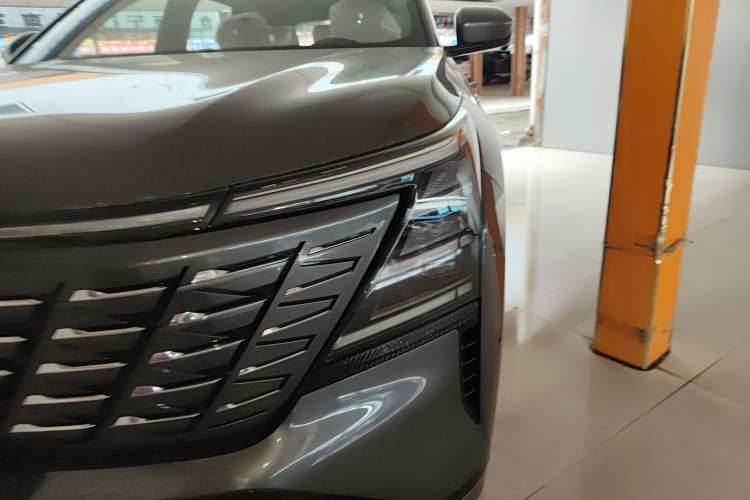 Used CHANGAN CS75 PLUS 2025 4th Generation 1.5T New Blue Whale Smart Luxury Edition