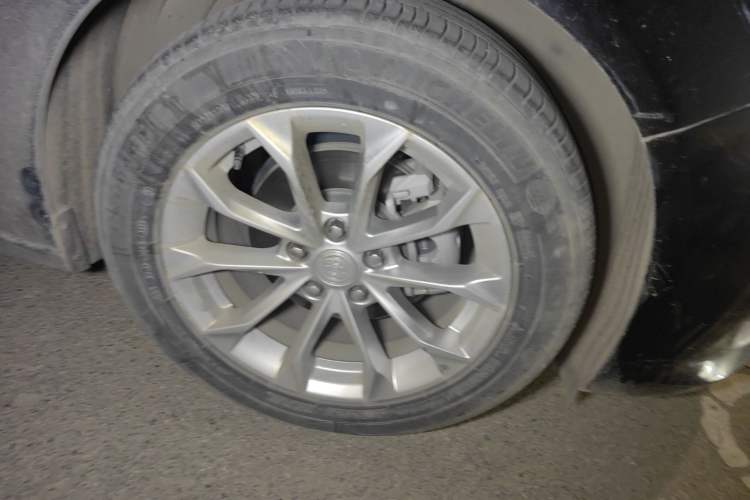 Used Buick LaCrosse 2021 552T Luxury Version Right Front Wheel Hub