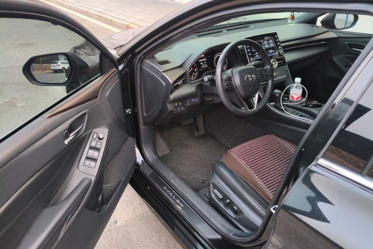 Used Toyota Avalon 2019 2.0L XLE Premium Edition China VI