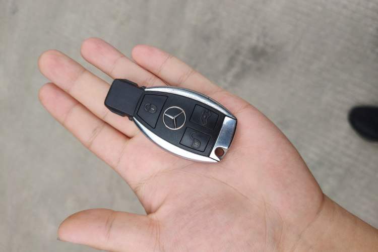 Used Mercedes-Benz Viano 2013 3.0L Comfort Edition Vehicle Key