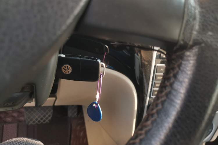 Used Volkswagen Lavida 2011 1.6L Automatic Premium Edition Vehicle Key