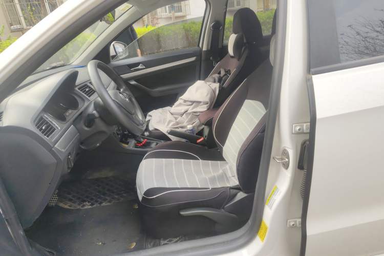 Used Volkswagen Gran Lavida 2015 1.6L Automatic Fashion Edition Left Front Seat