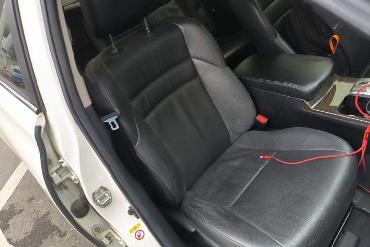 Used Toyota Reiz 2013 2.5S Elite Edition Right Front Seat