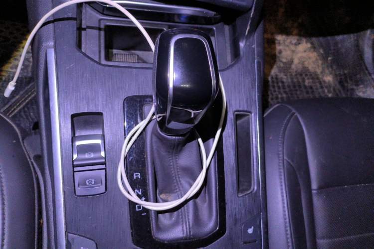 Used Wey VV7 2017 2.0T Luxury Model Gear Lever