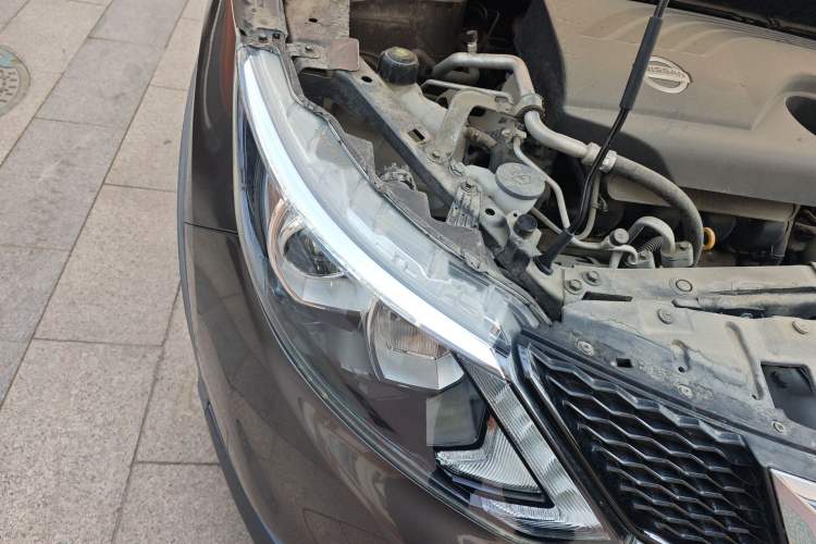 Used Nissan Qashqai 2017 2.0L CVT Luxury Edition China V Standard Right Front Headlight