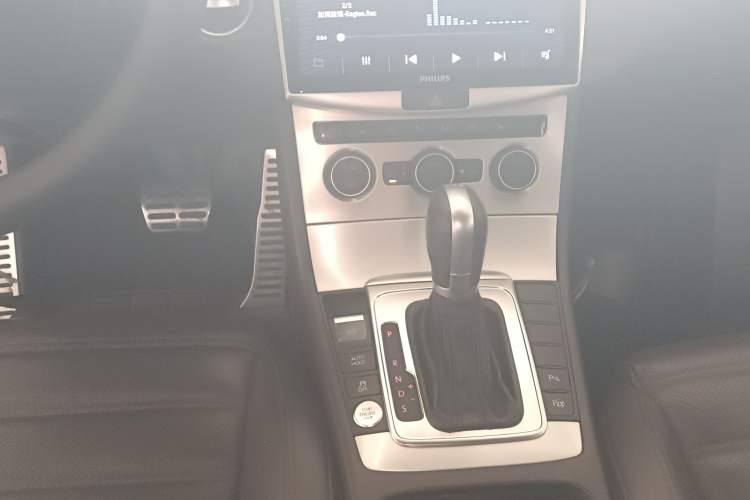 Used Volkswagen FAW-Volkswagen CC 2016 1.8TSI Luxury Model Gear Lever