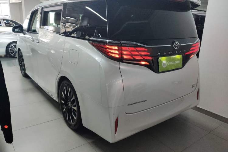 Used Toyota Alphard 2024 Dual-Engine 2.5L Deluxe Edition Exterior 3