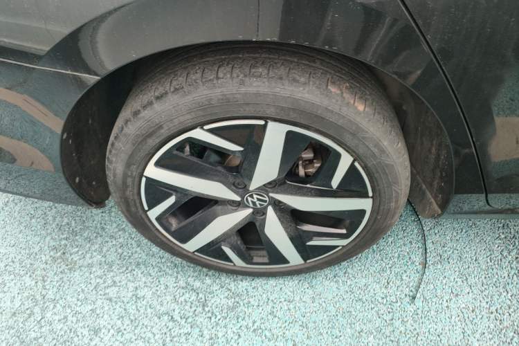 Used Volkswagen Lamando 2023 Lavida L 280TSI DSG Cool & Spicy Edition Right Rear Wheel Hub