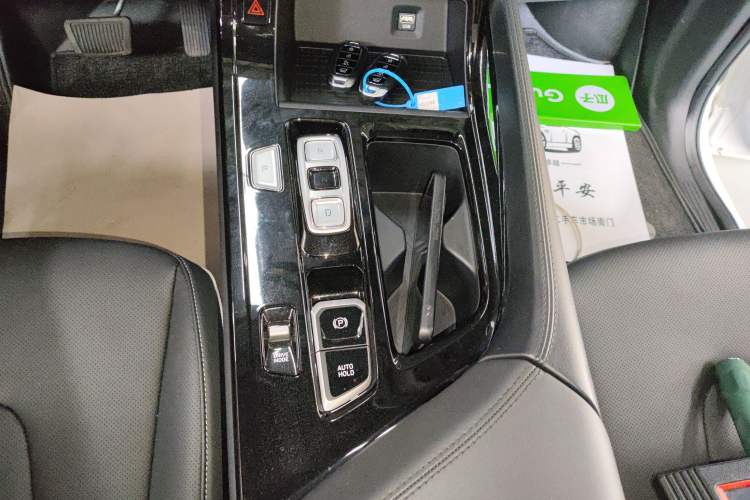 Used Hyundai Custo 2024 270TGDi LUX Prestige Edition Gear Lever