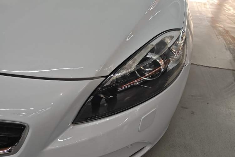 Used Volvo V40 2014 2.0T Zhiya Edition
