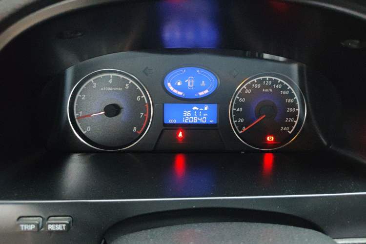 Used Geely Auto Classic Emgrand 2013 Hatchback 1.5L Manual Elite Model Odometer Close Up
