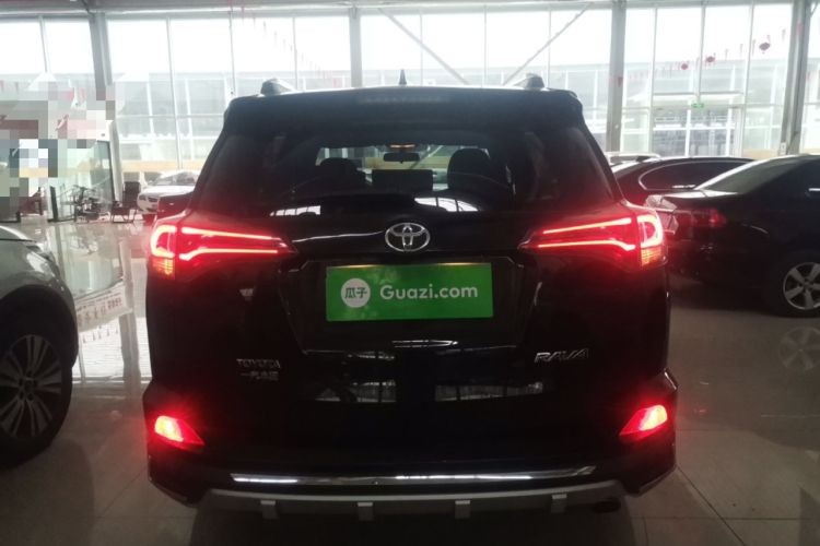 Used Toyota RAV4 2016 2.0L CVT Two-Wheel Drive Fashion Edition China V Standard