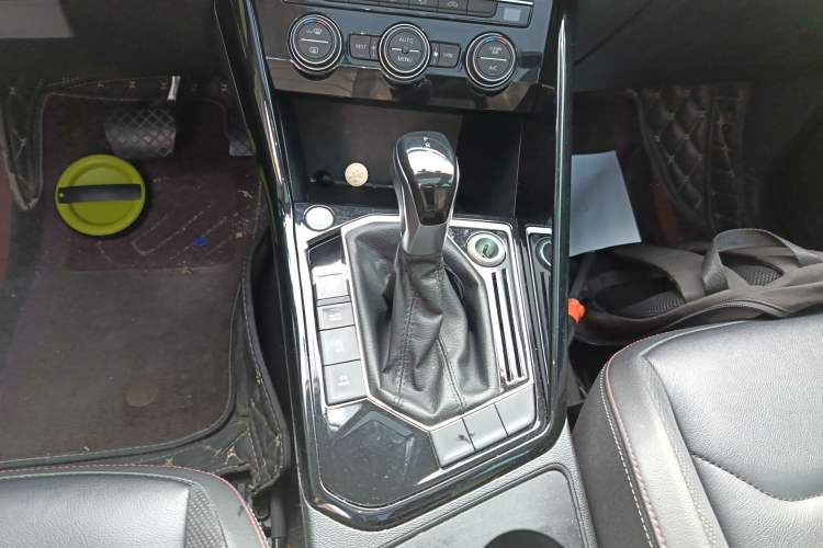 Used Volkswagen Tayron 2019 330TSI Two-Wheel Drive Luxury Model China VI Standard Gear Lever