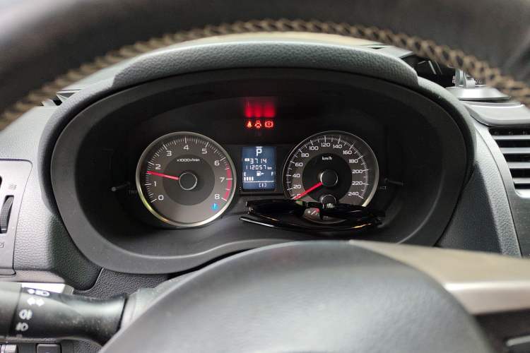 Used Subaru Forester 2014 2.0i Automatic Luxury Edition Odometer Close Up