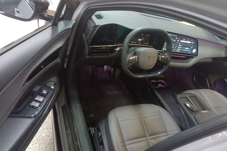 Used Hongqi EH7 2024 690 Pro Driver Seat