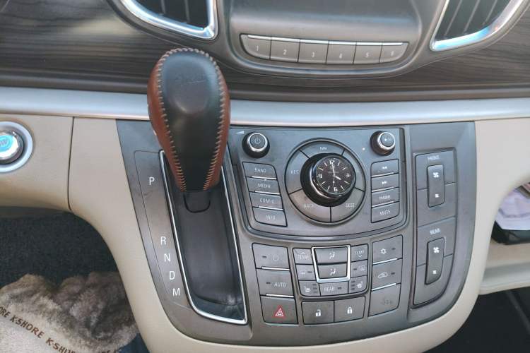 Used Buick GL8 2011 3.0L GT Luxury Business Haoya Edition
