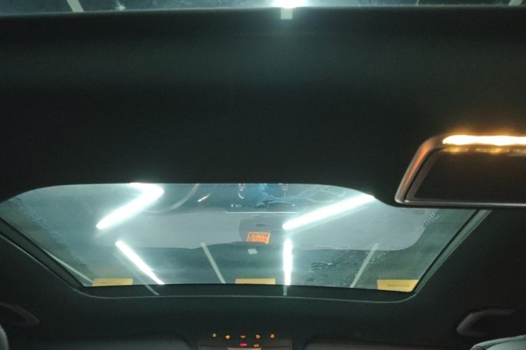 Used Mercedes-Benz GLC 2022 Refreshed GLC 260 L 4MATIC Dynamic Edition Headliner