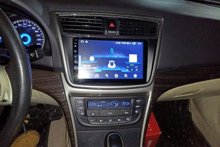 Used CHANGAN Raeton 2013 1.8T Automatic Elite Model China IV Standard Audio And AC Panel