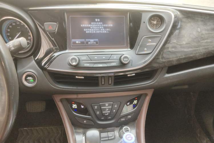 Used Buick Envision 2016 28T Four-Wheel Drive Luxury Model Audio And AC Panel