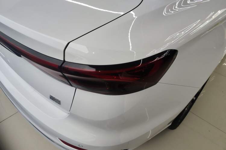 Used Geely Auto Emgrand 2025 4th Generation 1.5L CVT Luxury Version
