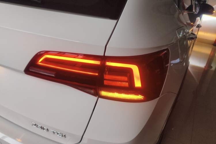 Used Volkswagen Tharu 2021 280TSI Two-Wheel-Drive Luxury Edition
