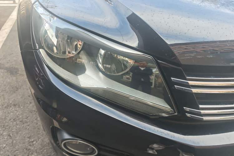 Used Volkswagen Tiguan 2012 2.0 TSI Comfort Edition Right Front Headlight