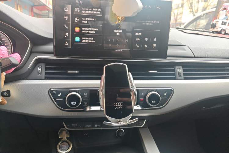 Used Audi A5 2021 Sportback 40 TFSI Stylish and Elegant Model Audio And AC Panel