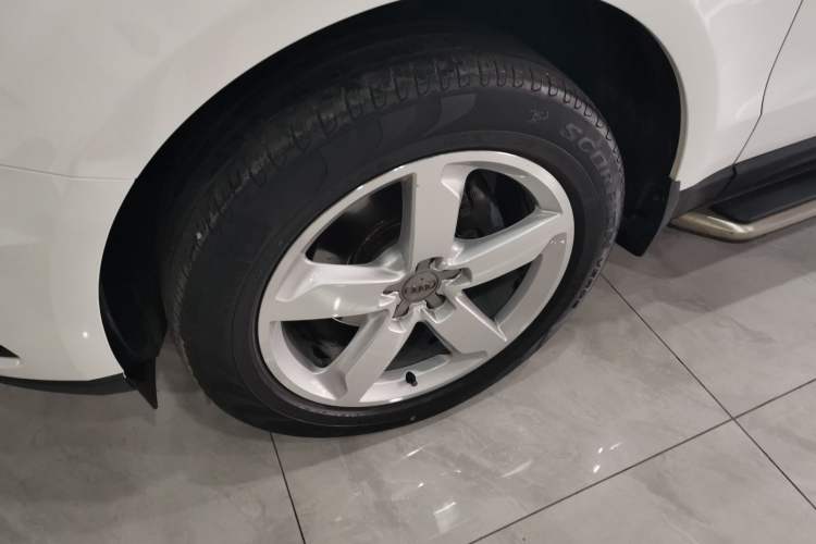 Used Audi Q5 2016 40 TFSI Technology Edition Left Front Wheel Hub