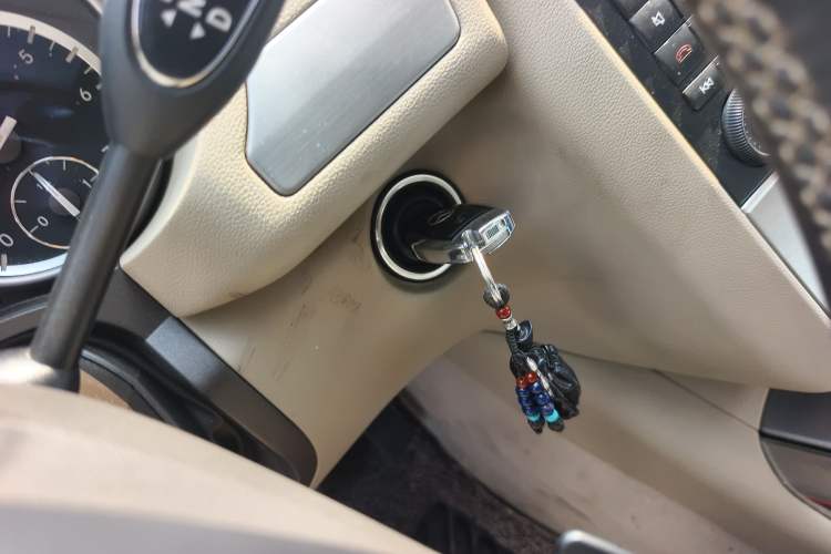 Used Mercedes-Benz R-Class 2011 R 300 L Business Model