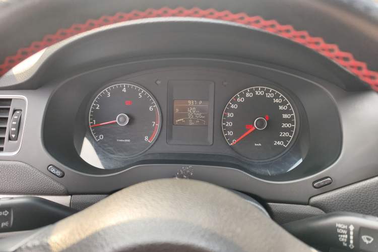 Used Volkswagen Sagitar 2014 Revised Version 1.6L Automatic Leading Edition
