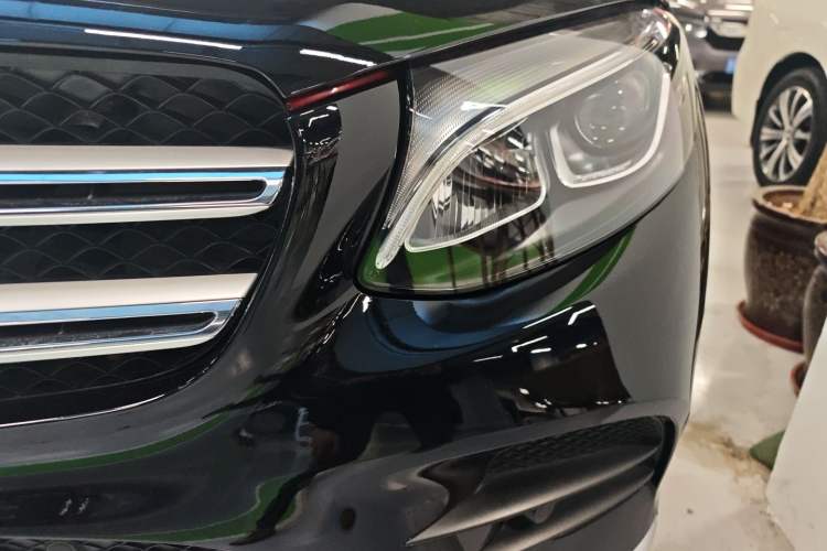 Used Mercedes-Benz GLC 2017 GLC 260 4MATIC Luxury Model