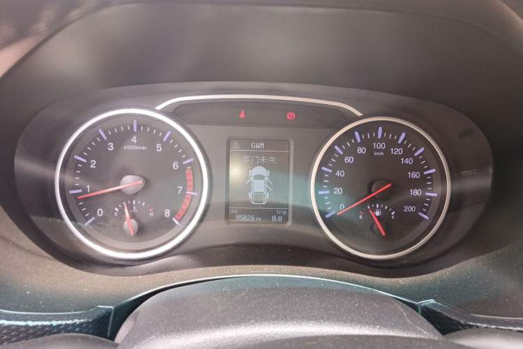 Used Great Wall Wingle 5 2017 2.4L European Version Gasoline Two-Wheel Drive Entry-Level Big Double Cab 4G69S4N
