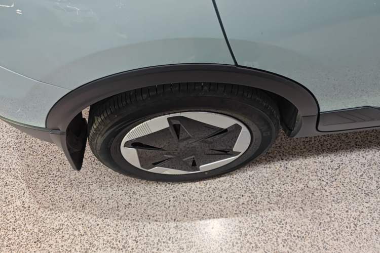 Used Geometry E Firefly 2024 301km Flowing Light
